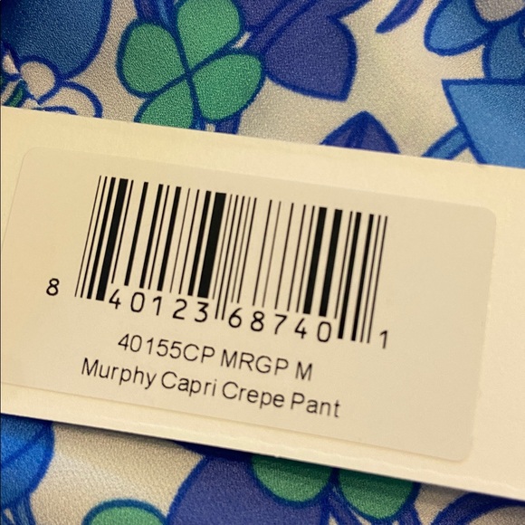 Frankie's Bikinis Murphy Capri Crape pants  in Blue and Green Floral zipper back - Picture 6 of 8